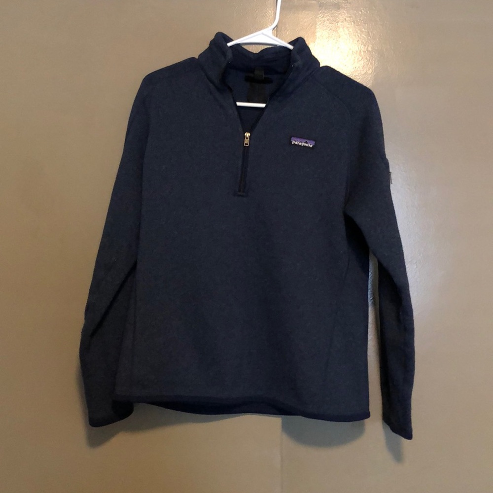 Navy blue women’s Patagonia better sweater 1/4 zip